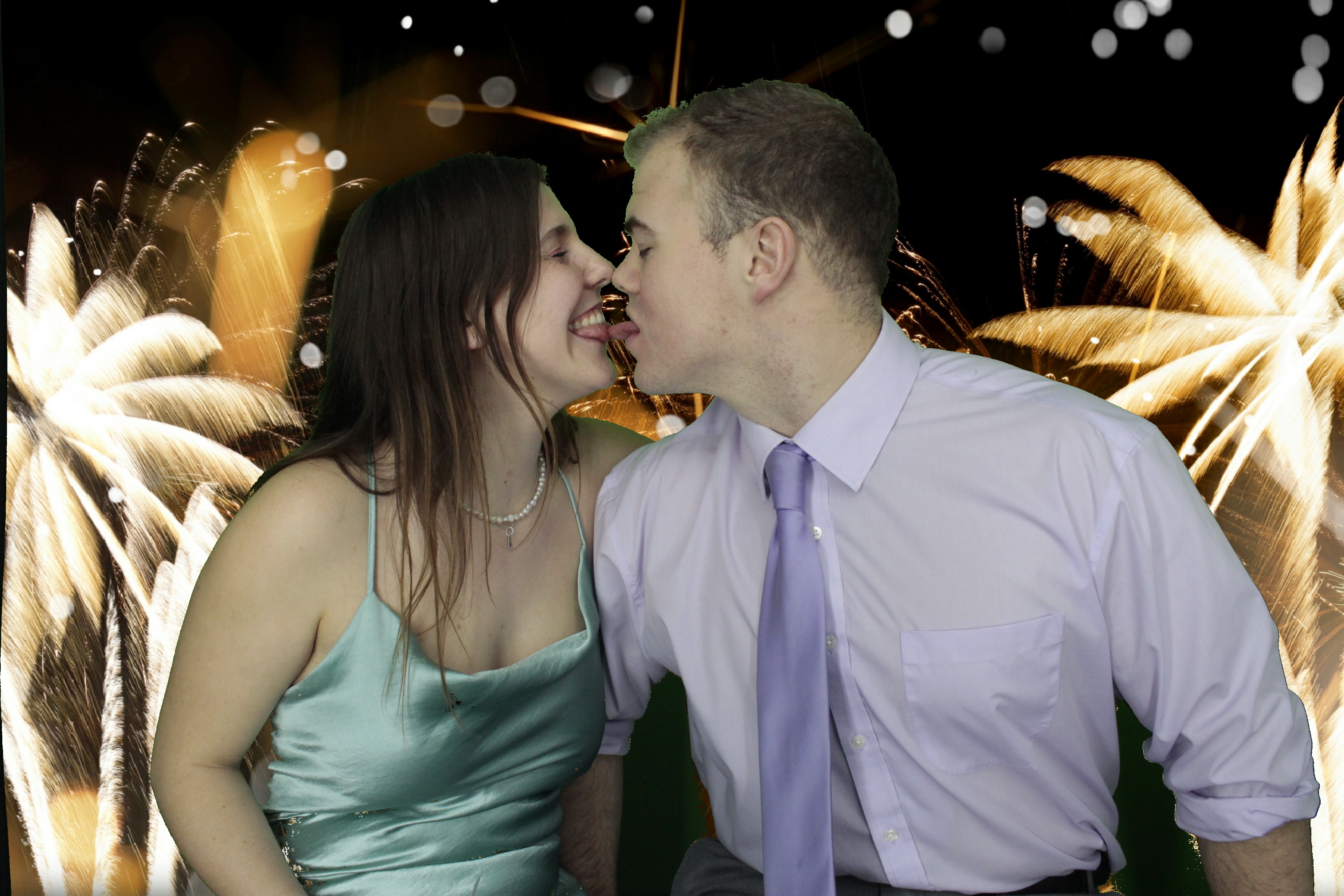 NYE Party | View more photos from the event at gallery.myphotoboothexperience.co.uk/u/MyPhotoBoothExperienceLtd/NYE-Party